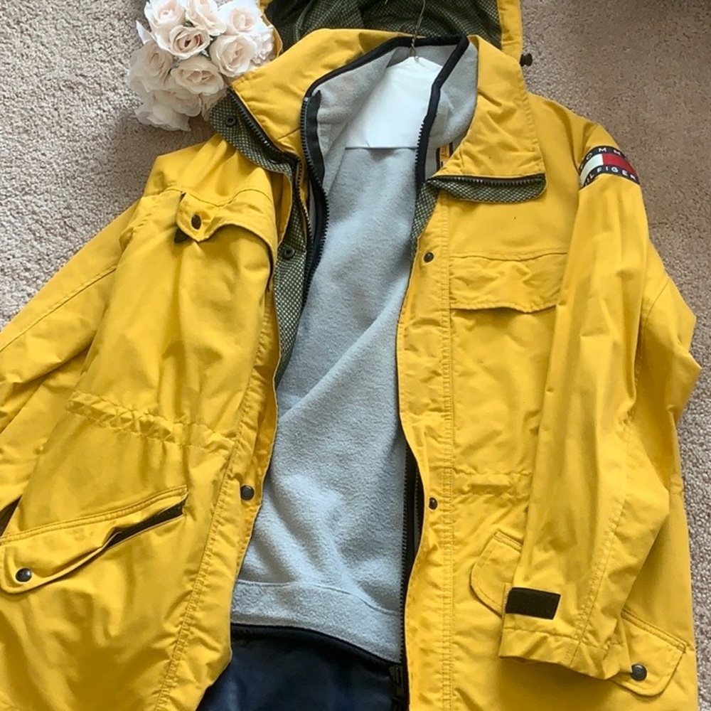 🔥PRICE DROP TODAY ONLY Tommy Hilfiger Jacket!!!😊